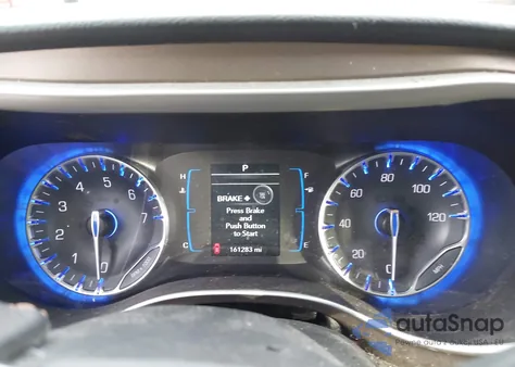 2017 Chrysler Pacifica Touring-L z USA, uszkodzony, nr VIN 2C4RC1BG9HR526563